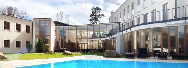 Pool im Herbst